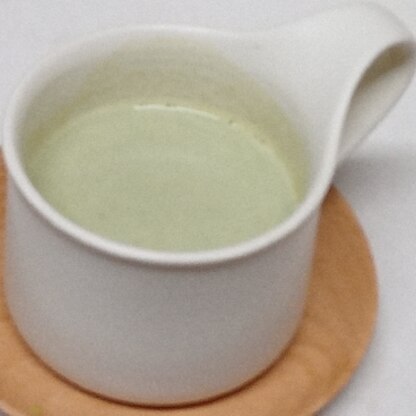 カフェのみたいでとてもおいしかったです♪
抹茶を持ってないので緑茶粉末で作りました。